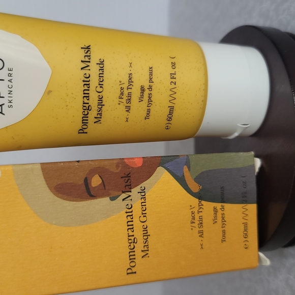 APTO Skincare Pomegranate Mask - Picture 4 of 10